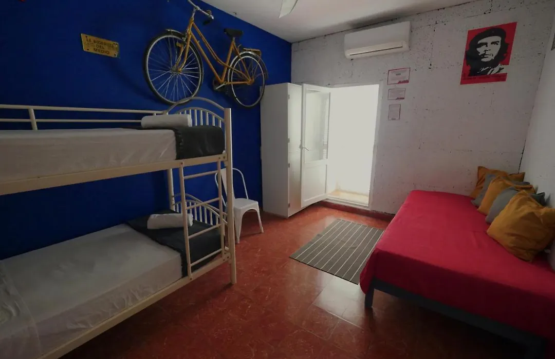 Hostal Giramundo-1