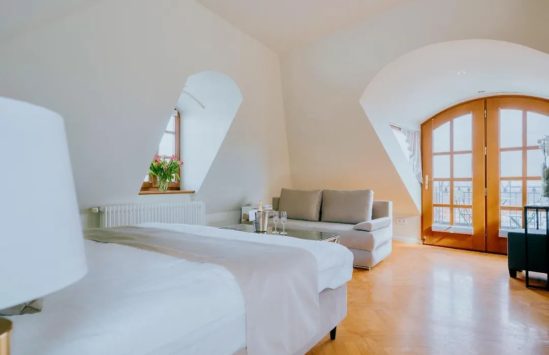 Jess Hotel & Spa Warsaw Old Town-1