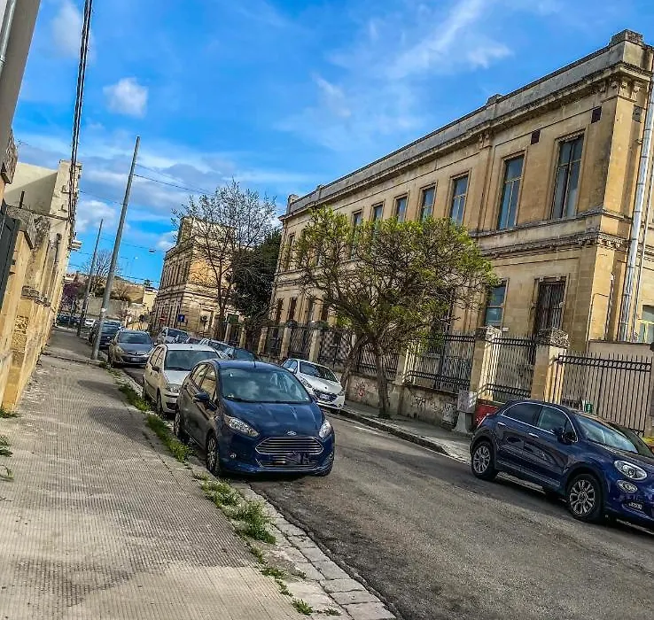 Viale degli Studenti Apartment-1