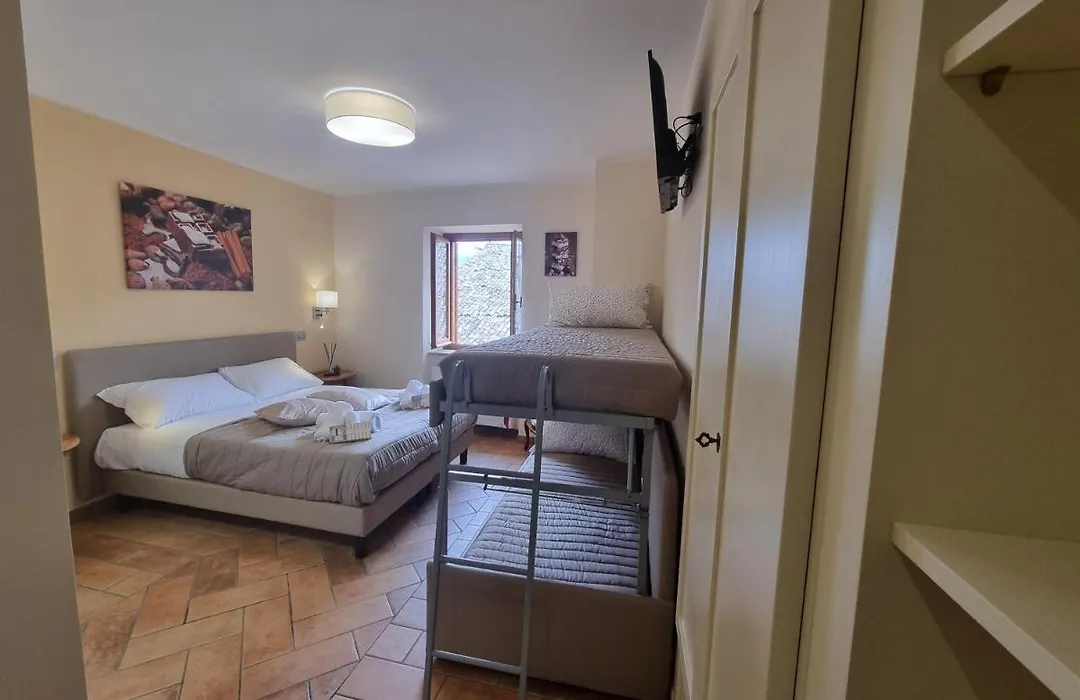 Lucyben Guesthouse-1