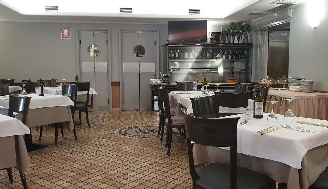 Albergo Ristorante Il Delfino-1