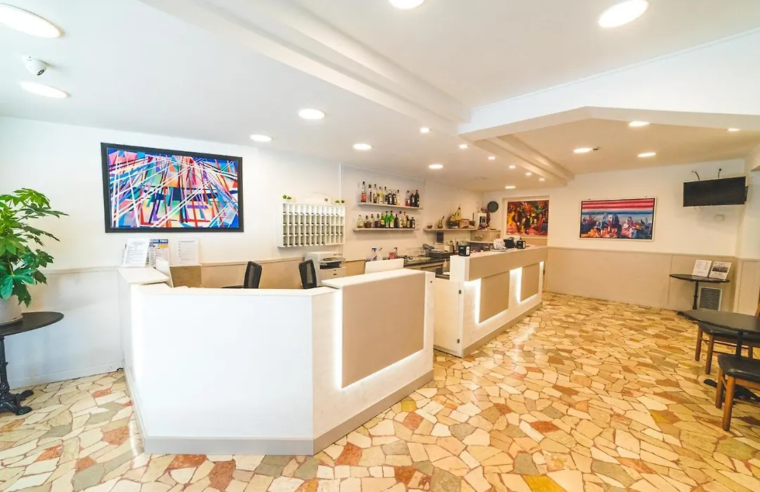 Hotel Grand Prix-1