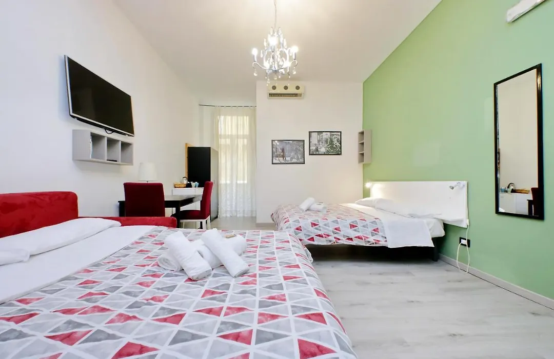 Lucky Holiday Rooms-1