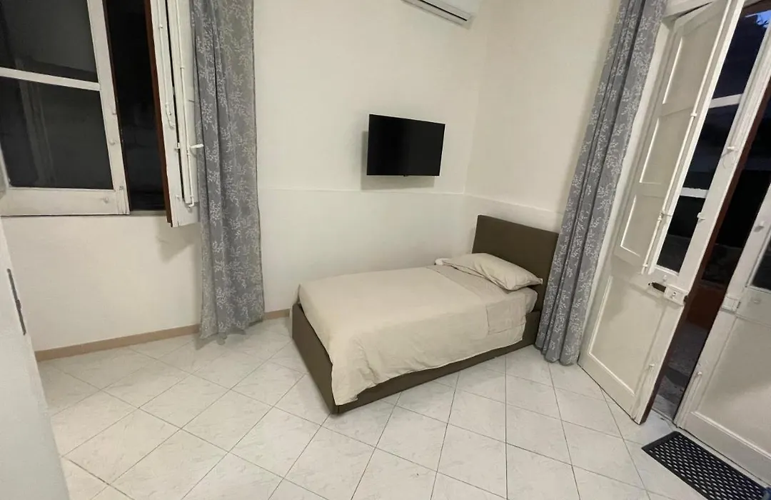 Lavica Airport Catania B&B-1