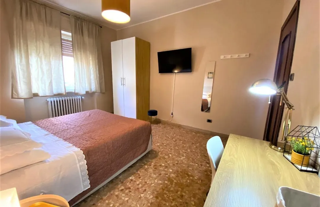 Casa Viola a 900 mt dalla Staz. Centrale-1