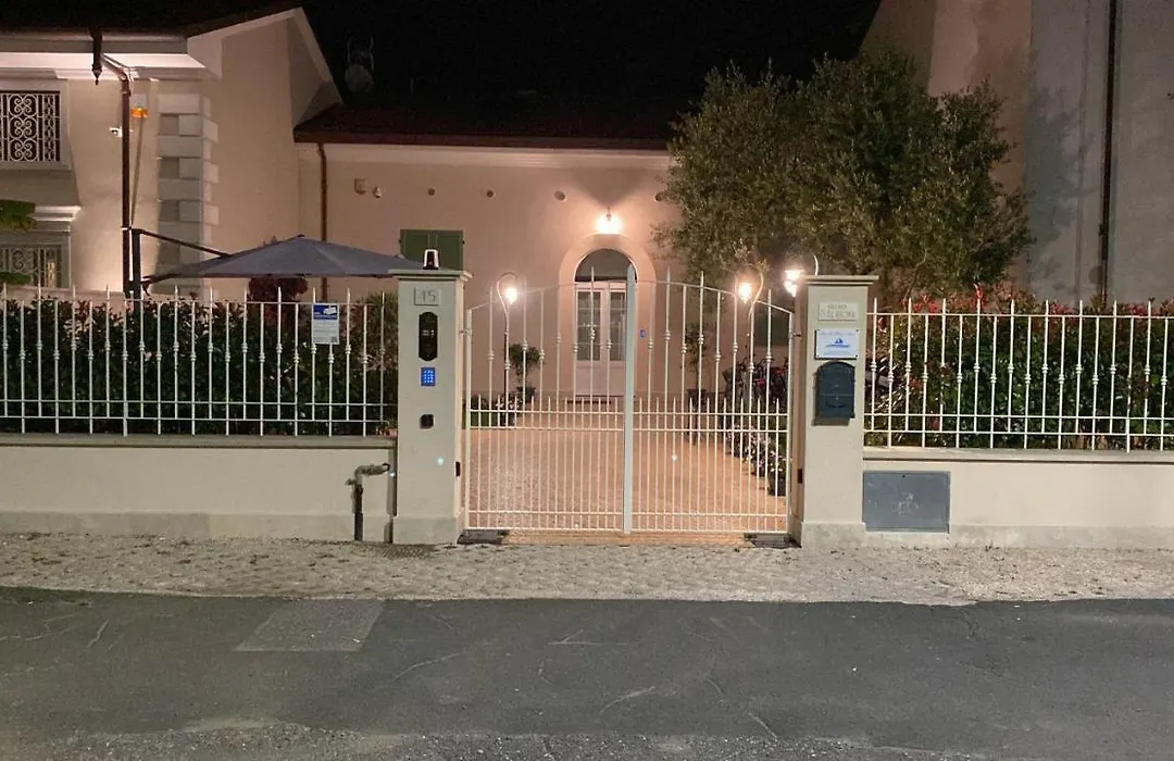 Villino Aliboni - Camere a 2 passi dal mare-1
