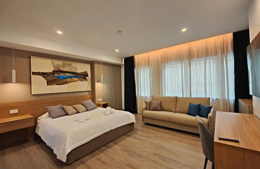 Carducci Art Guesthouse-1