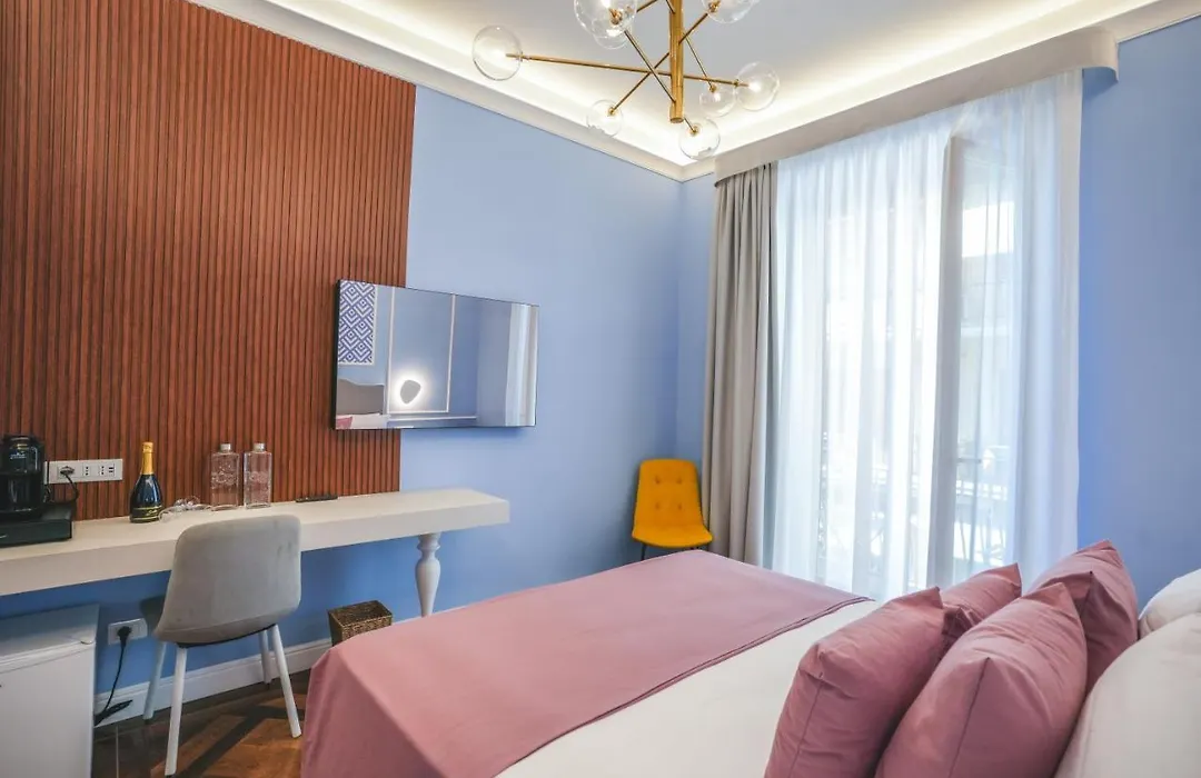 Cafè Latino Suites-1