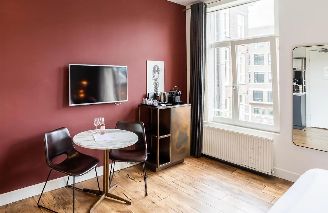 Weber Hotel 397-1
