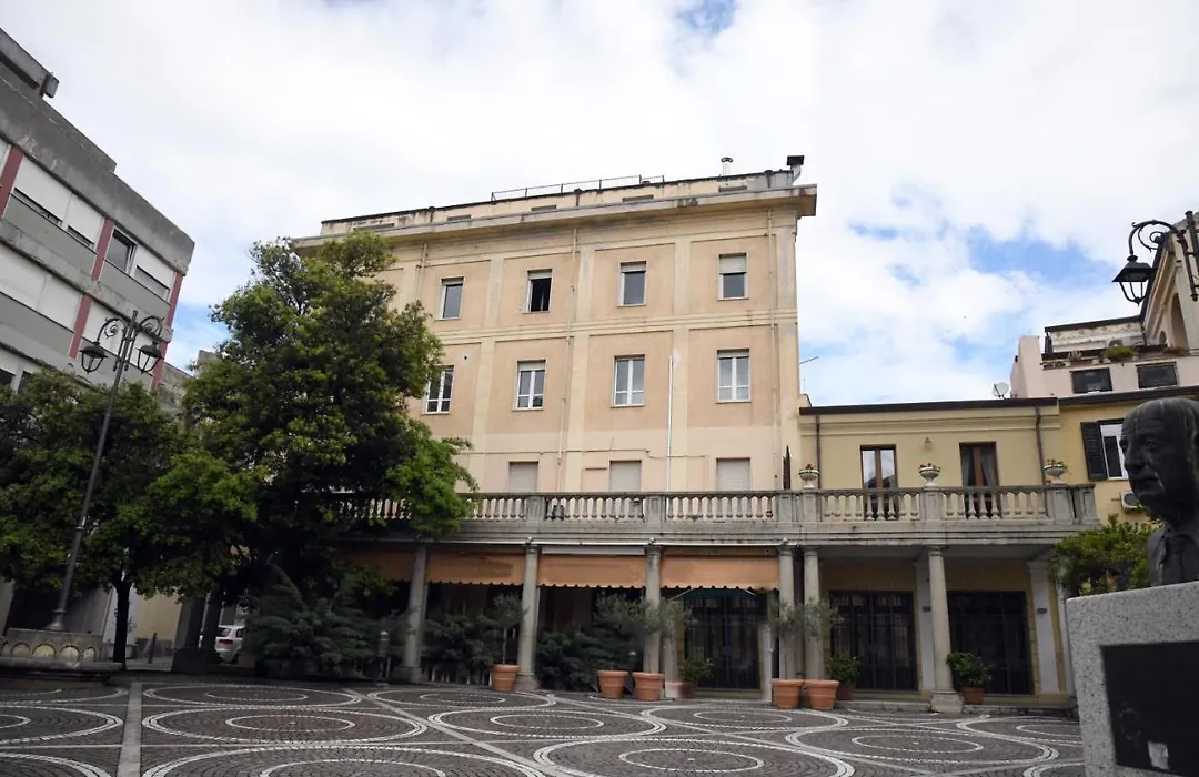 Domo Peonia Bianca-1