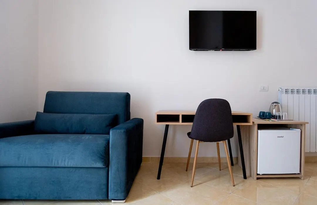 Leone Suites Toledo-1