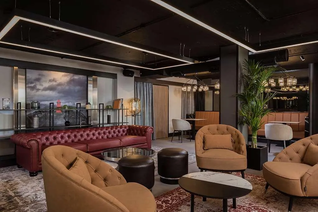 Radisson Red London Heathrow-1