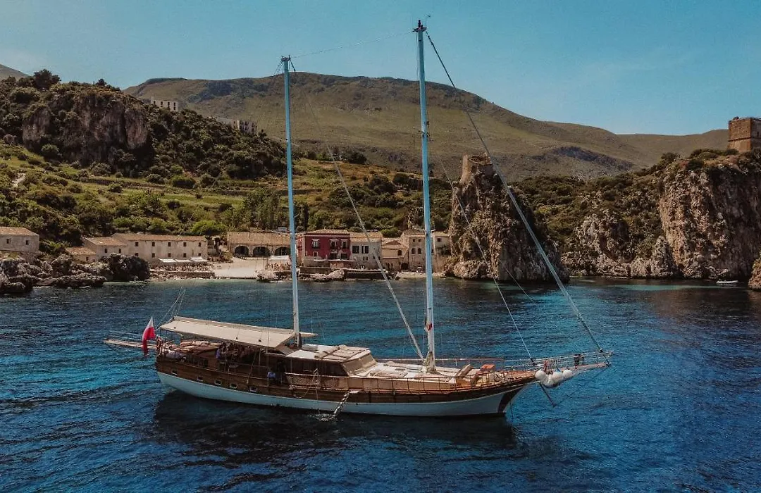 Sicily Sea Charter CAICCO HANDE CAPO GALERA-1