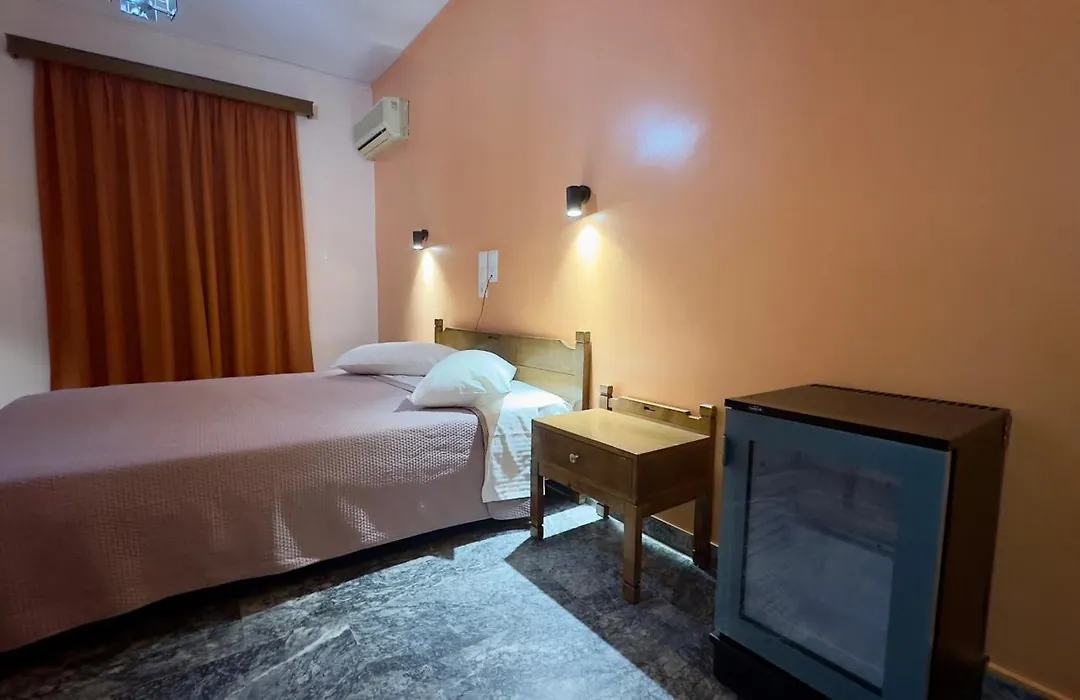 Hotel Cosmos-1