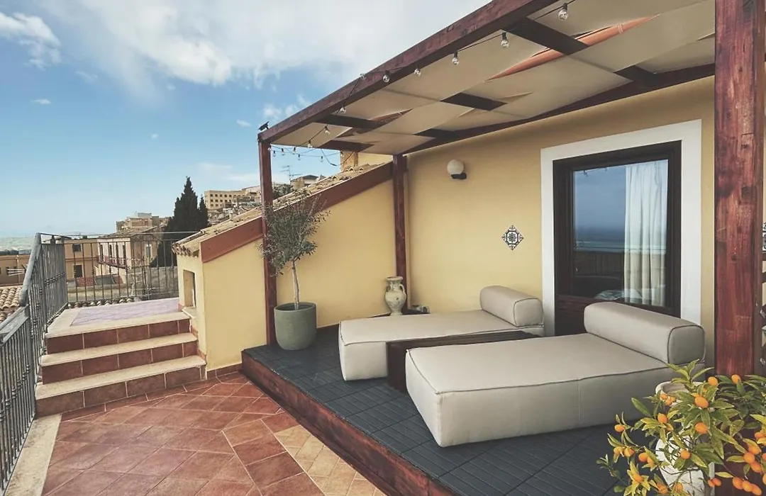 La Mennulara La terrazza del centro storico-1