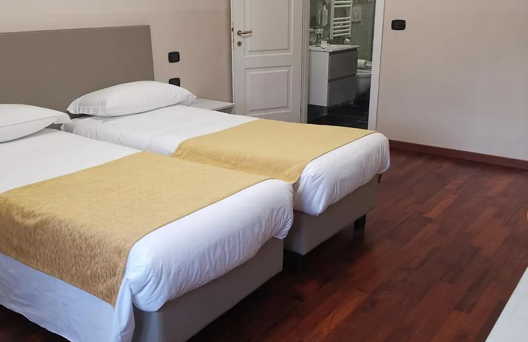 Guesthouse Central Station Group - Via Sammartini 15-1