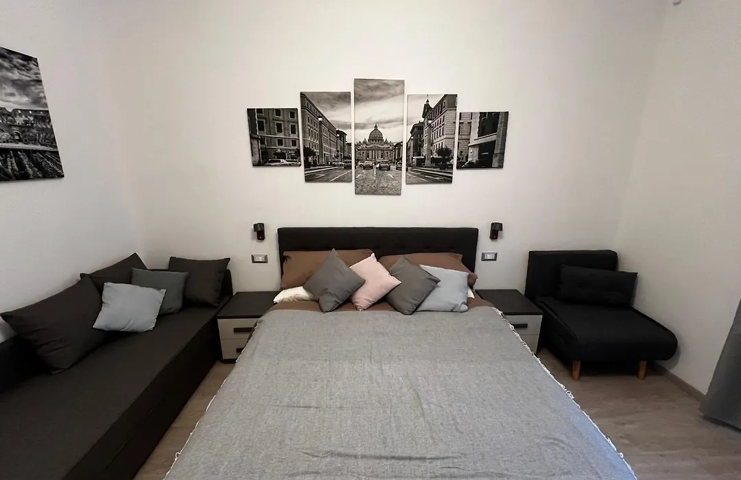 Love4Rome Guest House-1