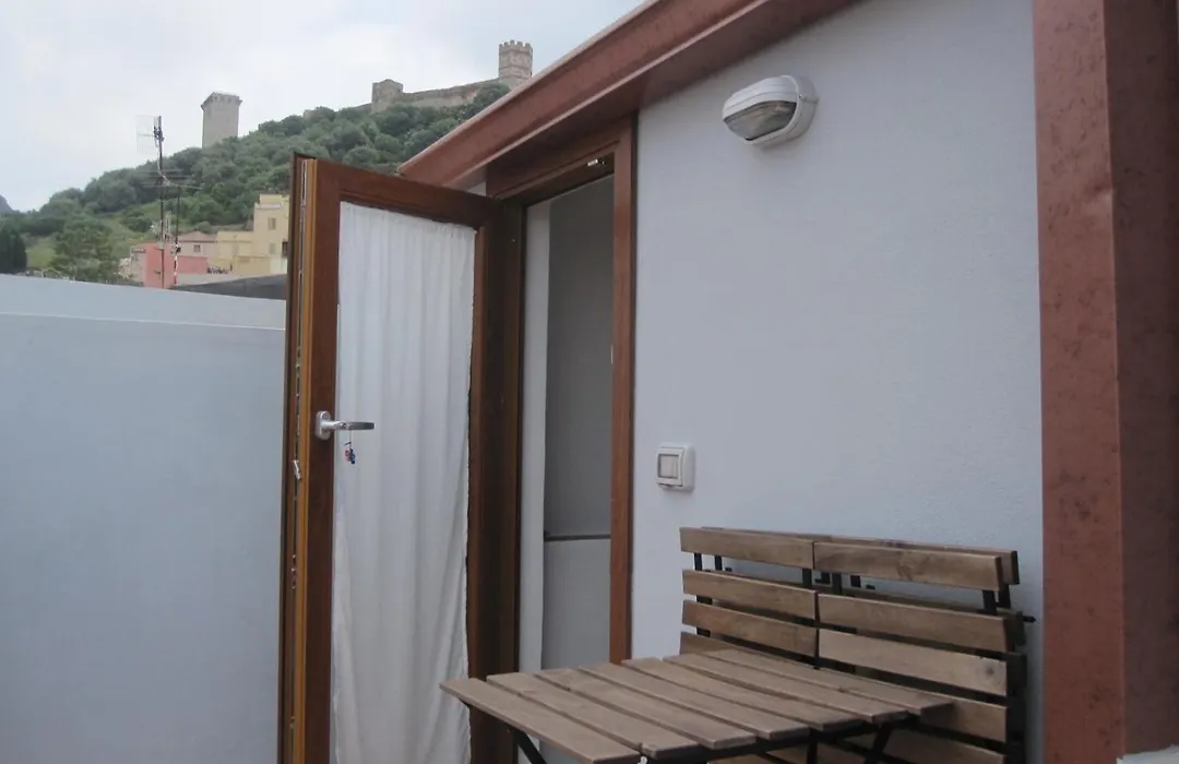 Bomarosa Rooms-1