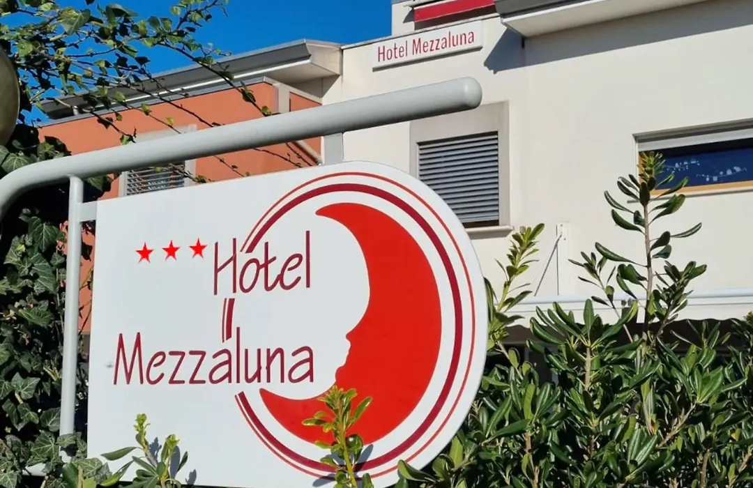 Hotel Mezzaluna-1