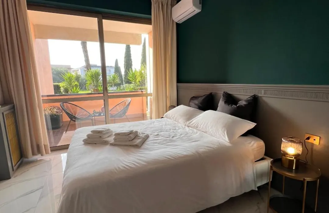 Aurelia Green Suite-1