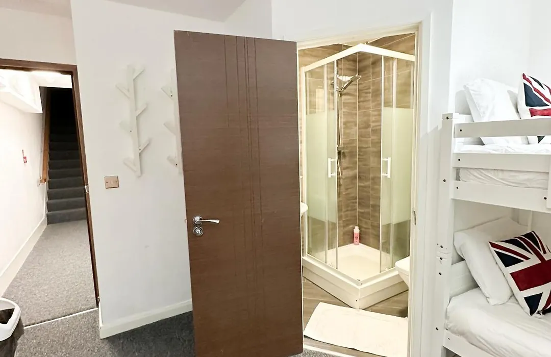 205 Earls Court Rooms-1