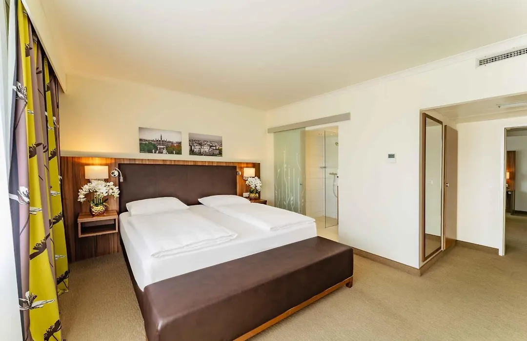 Plaza Premium Wien-1