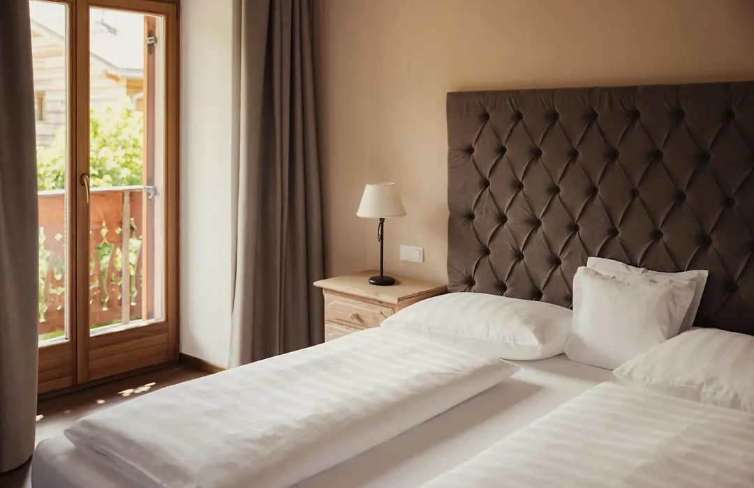 Kristallhotel Corona-Krone-1