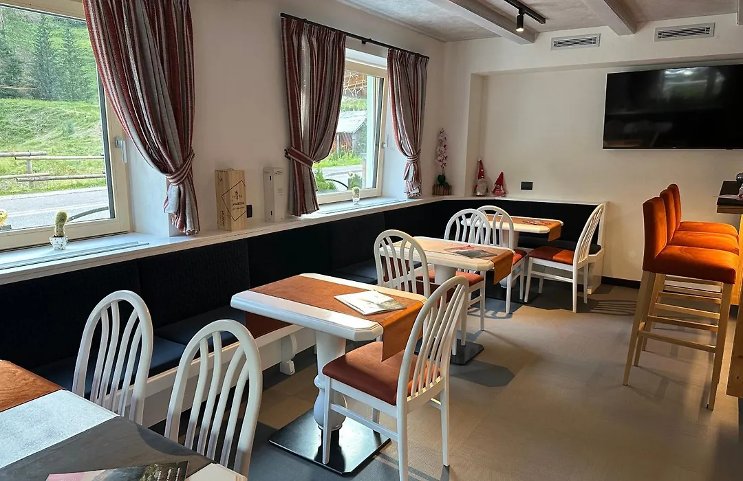 Albergo Garni Edy (B&B)-1