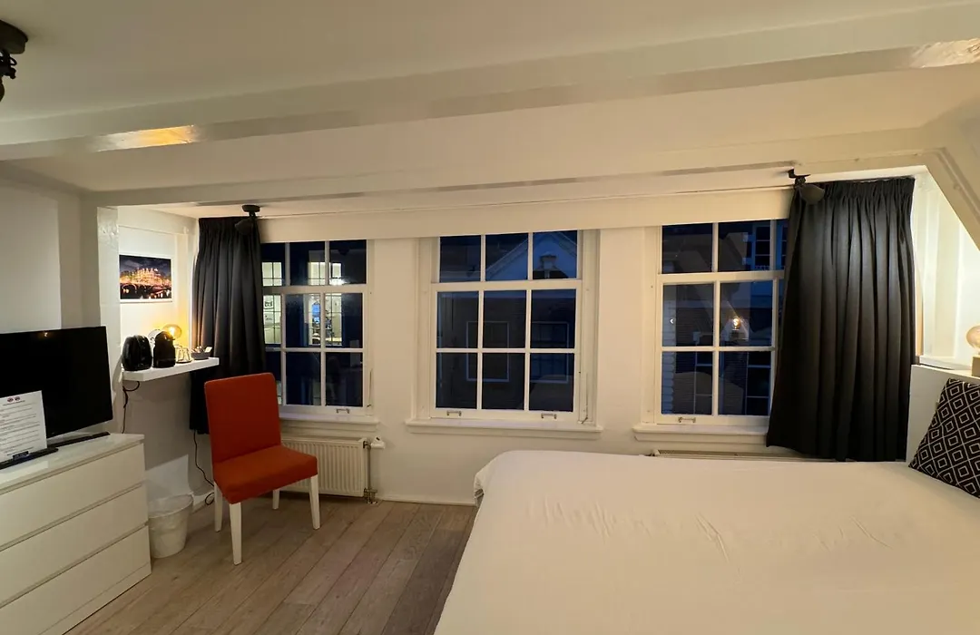 Nine Streets Inn-1