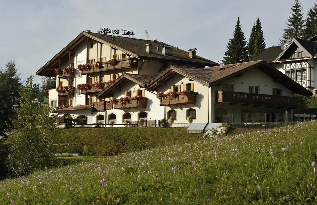 Alpine Touring Hotel-Petfriendly-1