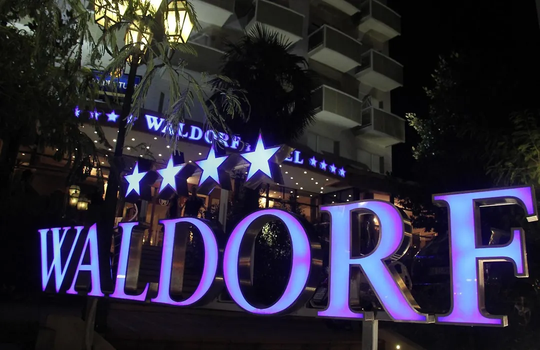 Waldorf Suite Hotel-1