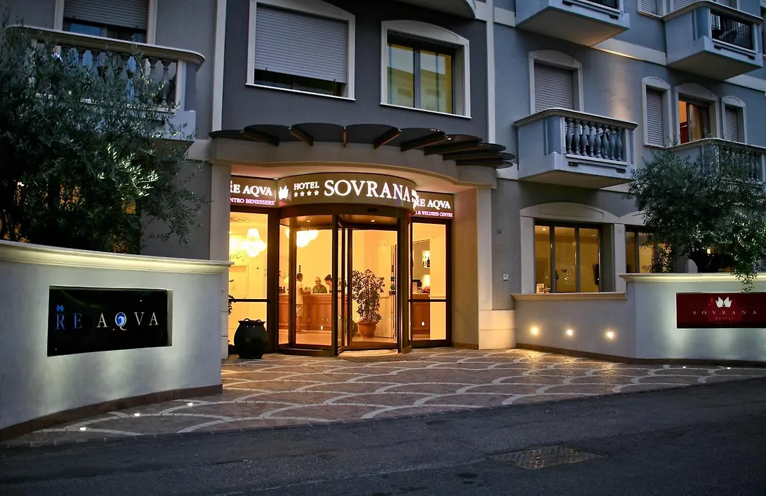 Sovrana Beach Hotel - Pet Friendly - Breakfast Until 12 - Parking-1