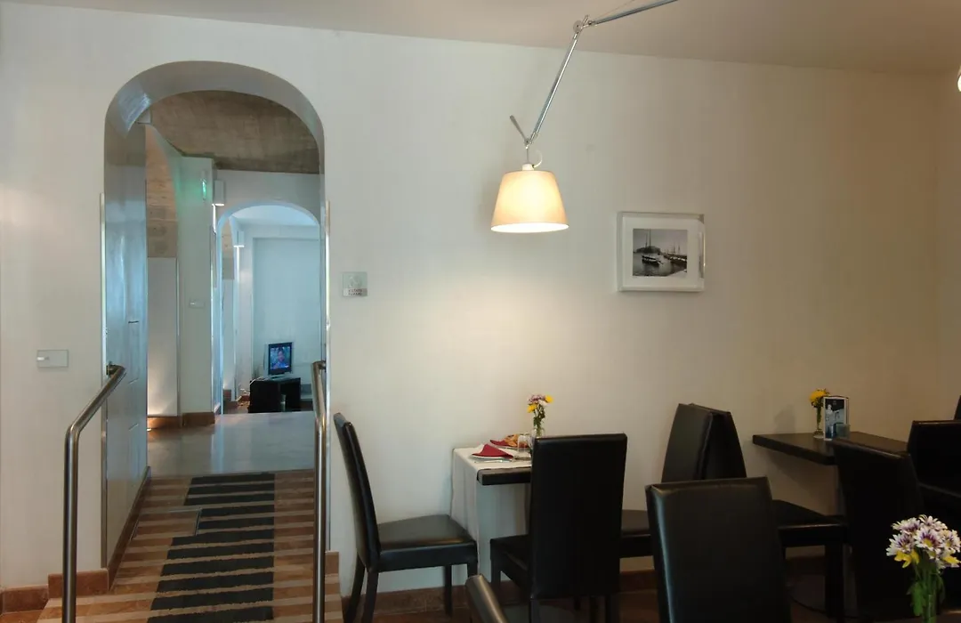 Ucciardhome Hotel-1