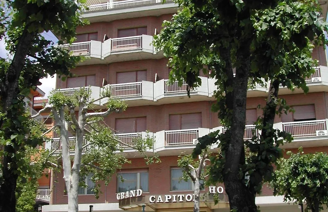 G. Hotel Capitol-1