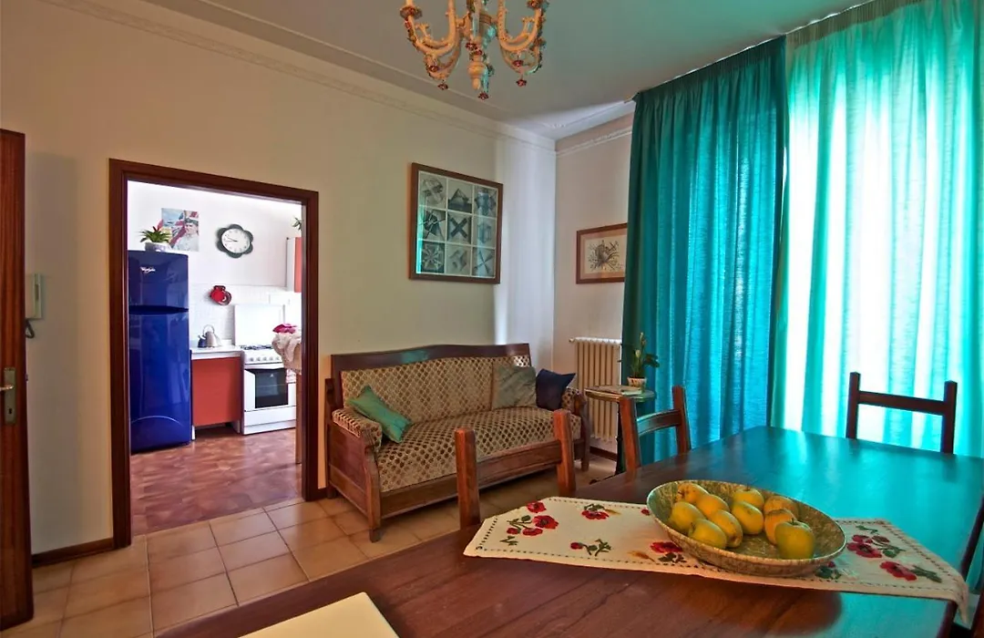 Affittacamere La Casa Di Elide-1