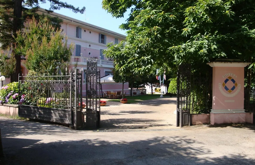 Hotel Gioia Garden-1