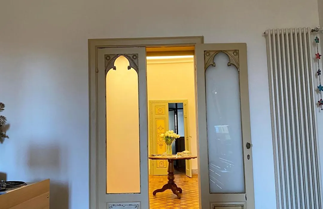L'antica casa sui lungarni di Pisa-1