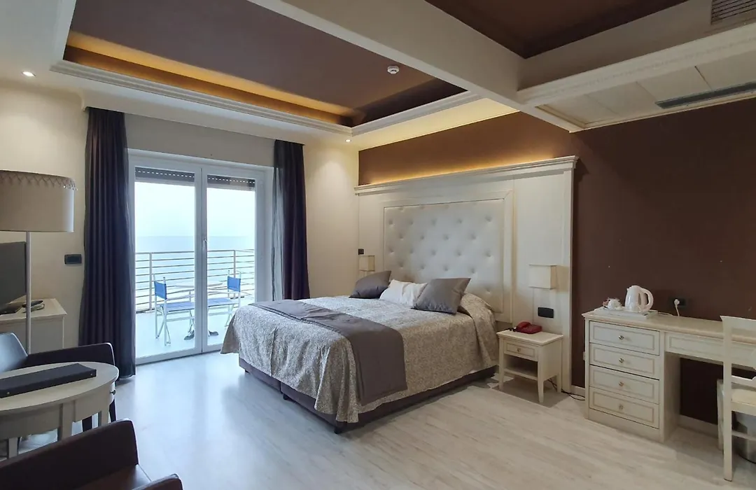 Hotel Regina-1
