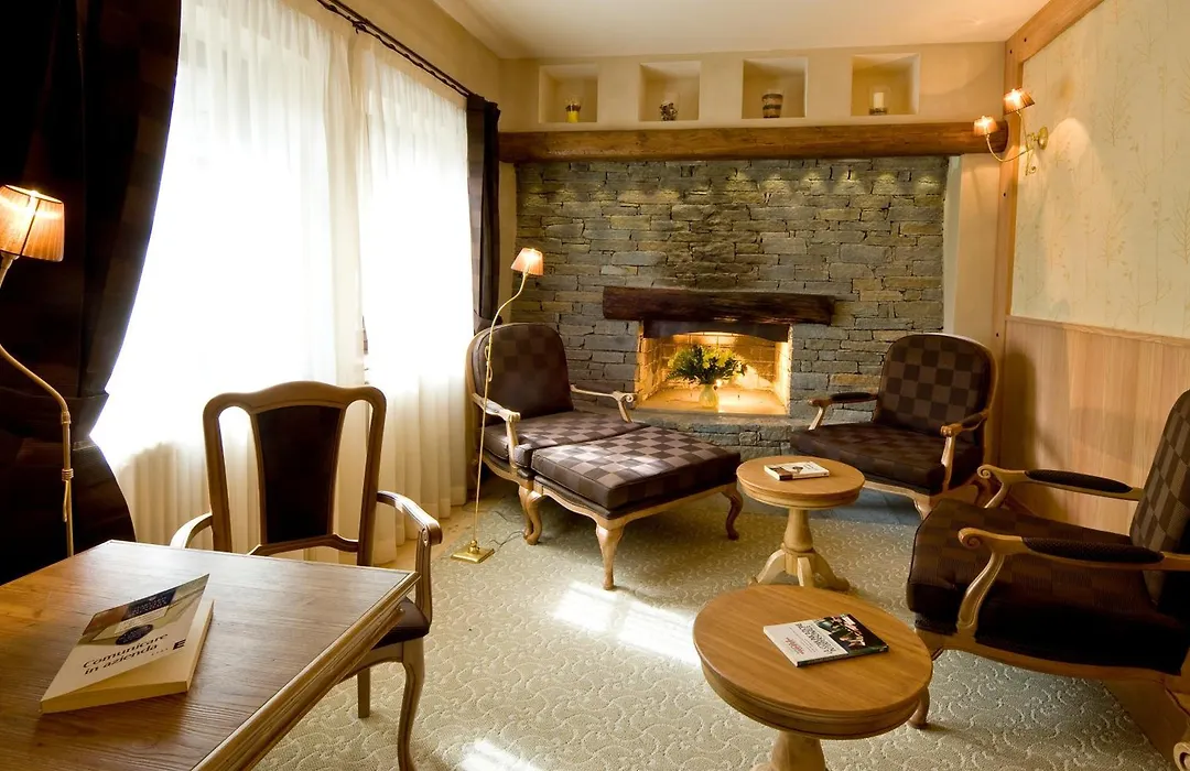 Maison Cly-1