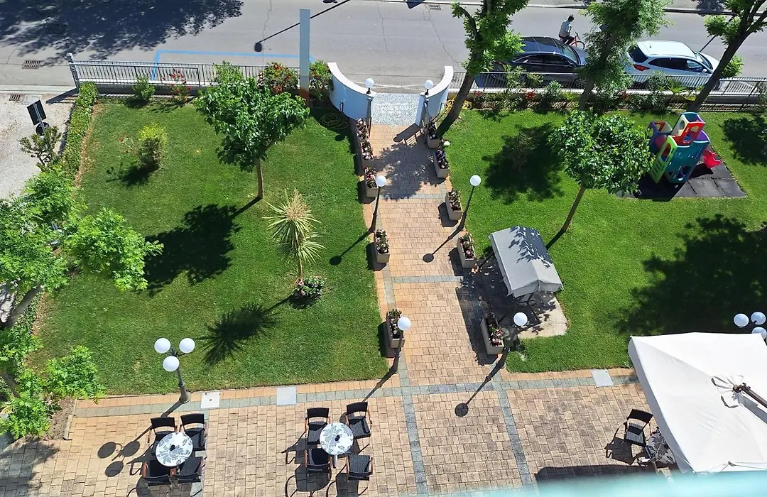 Hotel Massimo-1