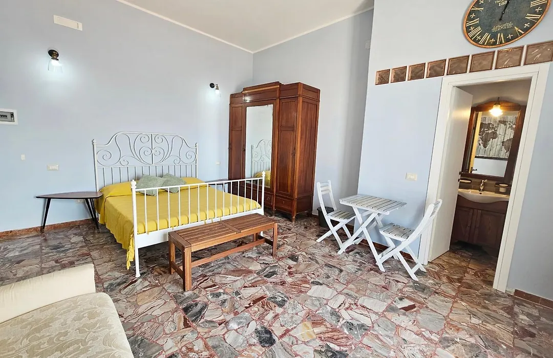 Maridea - Camere con vista al Porto-1