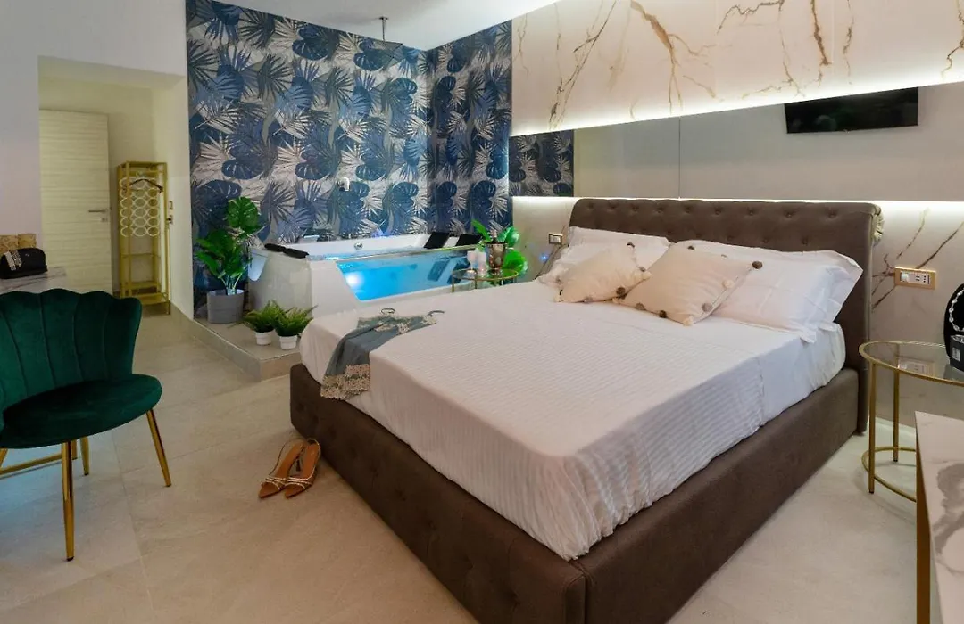 MAZZINI LUXURY JACUZZY SUITE Catania-1