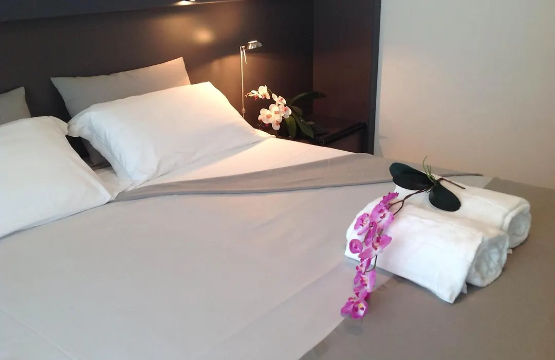 Gfh - Hotel Ruhig-1