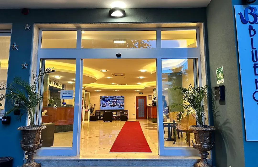 Blue Hotel-1