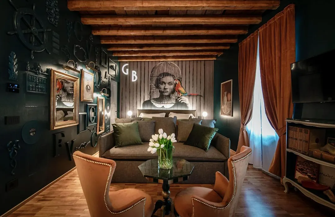 Aurum - Como Luxury Suites-1