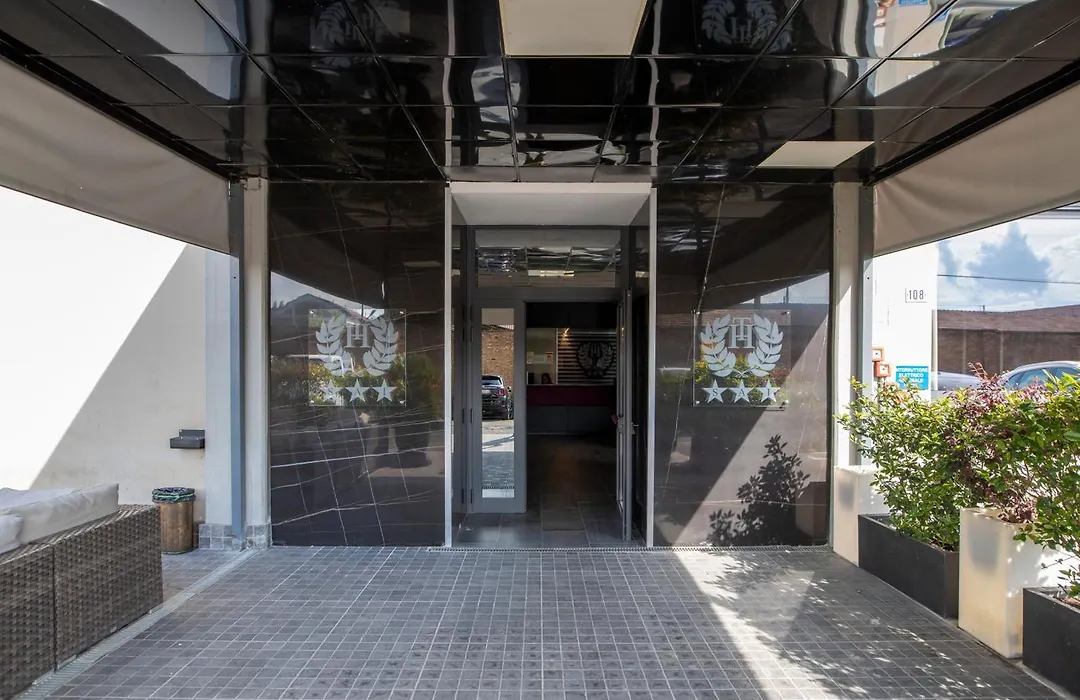 Tiby Hotel-1