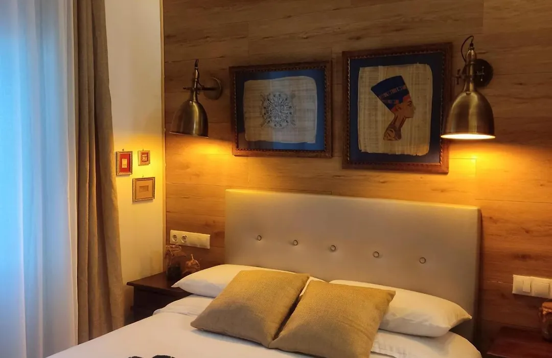 Private Rooms-1