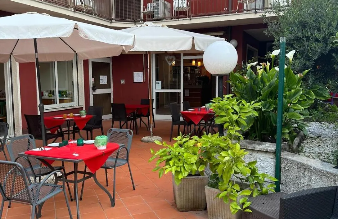 Hotel Garnì Capinera-1