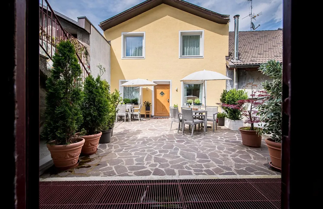Am Schloss Guest House-1