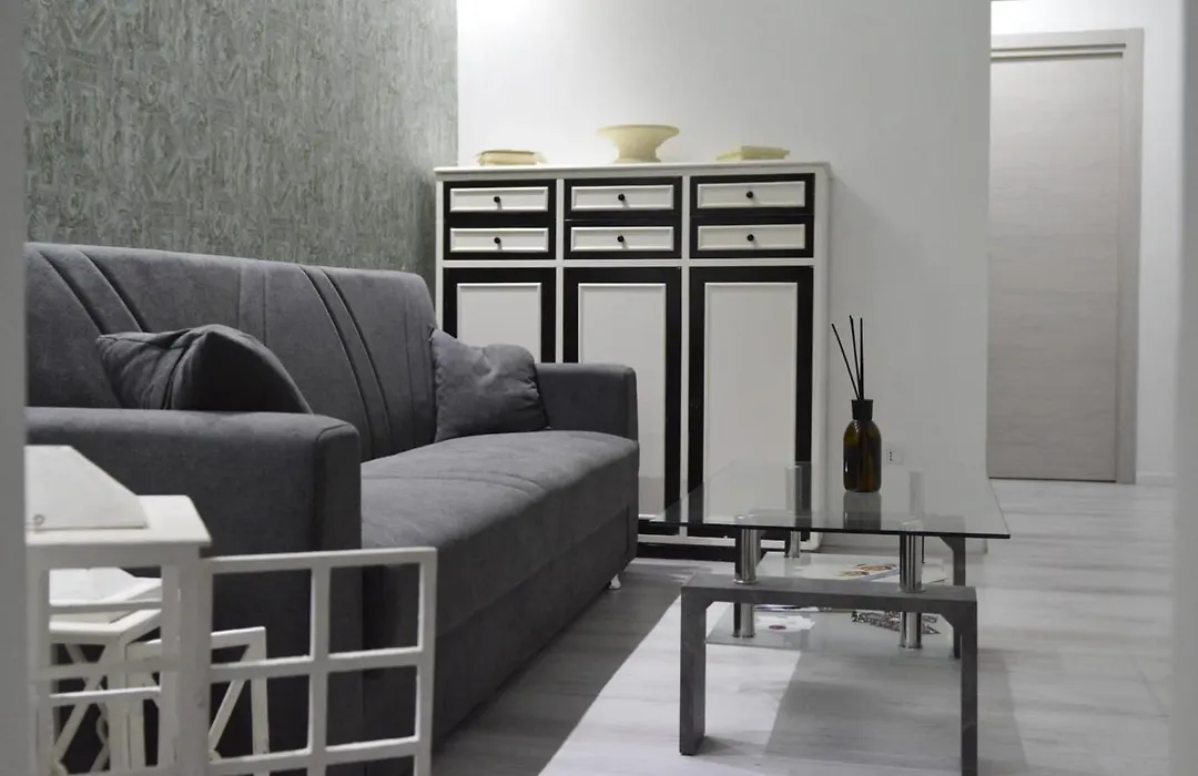 Adriano'S Rooms-1